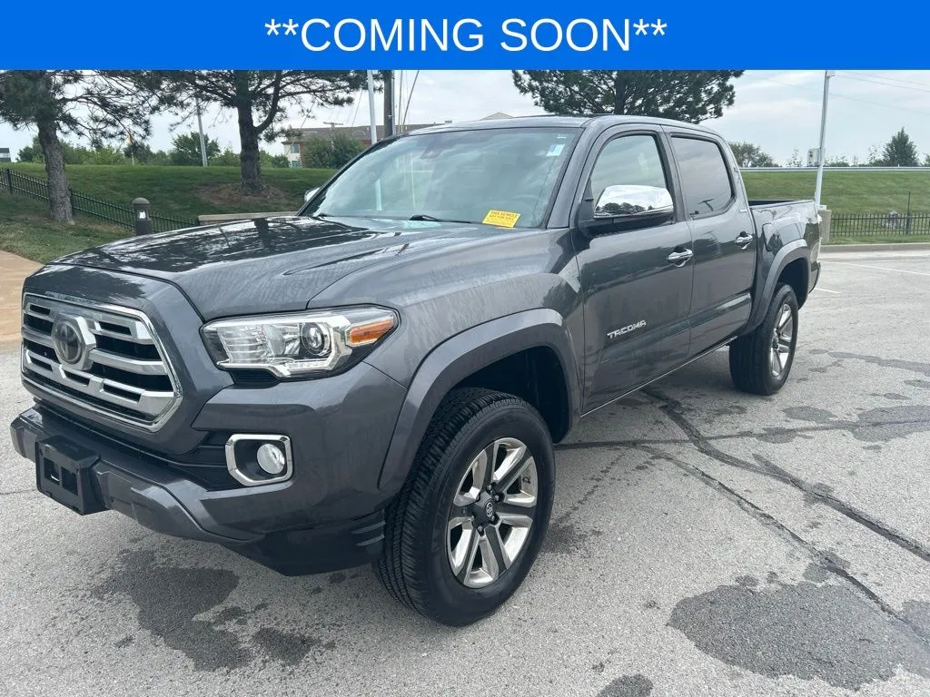Gray 2019 Toyota Tacoma Limited for sale in Kansas City, MO