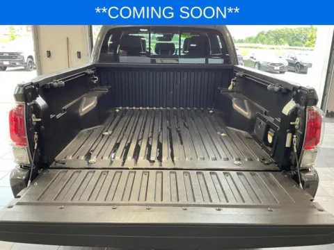 More photos of 2019 Toyota Tacoma Limited at Jay Wolfe Toyota, MO
