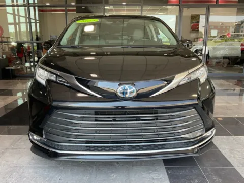 Photos of 2024 Toyota Sienna Limited for sale in Kansas City, MO at Jay Wolfe Toyota