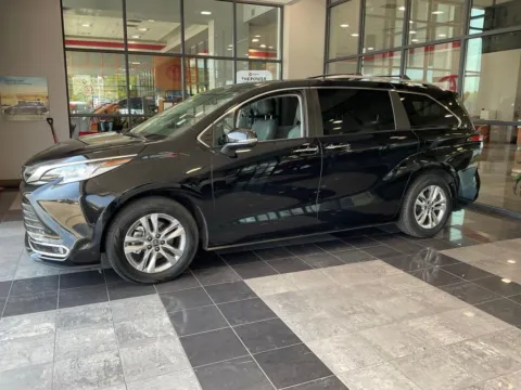 Another view of 2024 Toyota Sienna Limited for sale in Kansas City, MO at Jay Wolfe Toyota