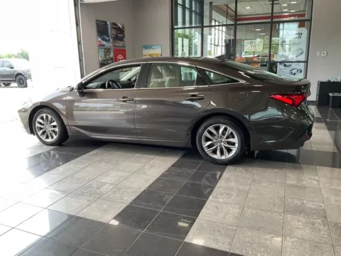 More photos of 2019 Toyota Avalon XLE at Jay Wolfe Toyota, MO