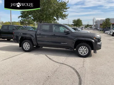 Unknown 2026 Toyota Tacoma SR5 for sale in Kansas City, MO