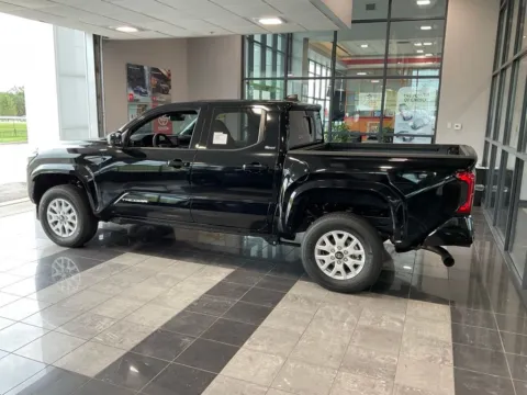 More photos of 2026 Toyota Tacoma SR5 at Jay Wolfe Toyota, MO