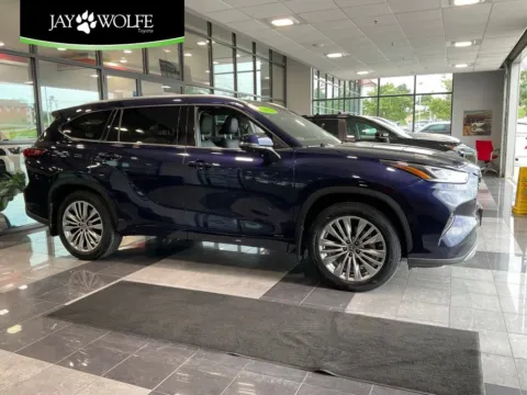 Blue 2023 Toyota Highlander Hybrid Platinum for sale in Kansas City, MO