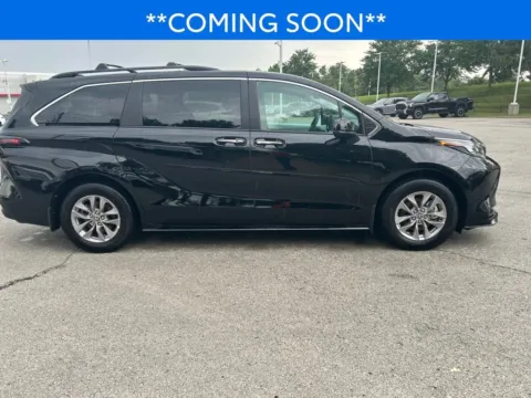 More photos of 2025 Toyota Sienna XLE at Jay Wolfe Toyota, MO