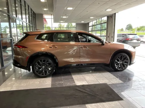 More photos of 2026 Toyota Crown Signia Limited at Jay Wolfe Toyota, MO