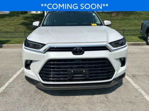 Photos of 2024 Toyota Grand Highlander Limited for sale in Kansas City, MO at Jay Wolfe Toyota