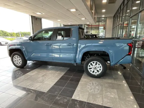 More photos of 2026 Toyota Tacoma SR5 at Jay Wolfe Toyota, MO