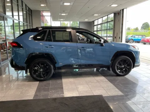 More photos of 2022 Toyota RAV4 Hybrid XSE at Jay Wolfe Toyota, MO