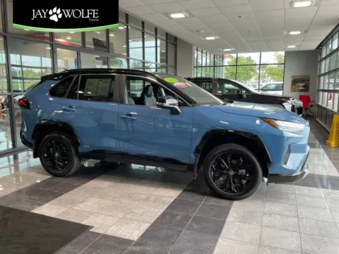 Black 2022 Toyota RAV4 Hybrid XSE for sale in Kansas City, MO