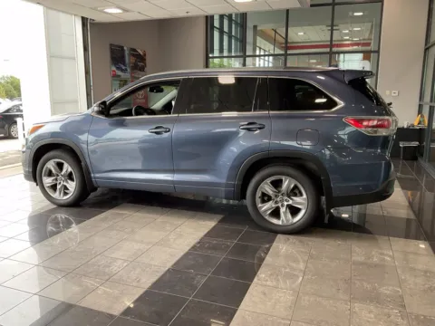 More photos of 2016 Toyota Highlander Limited at Jay Wolfe Toyota, MO