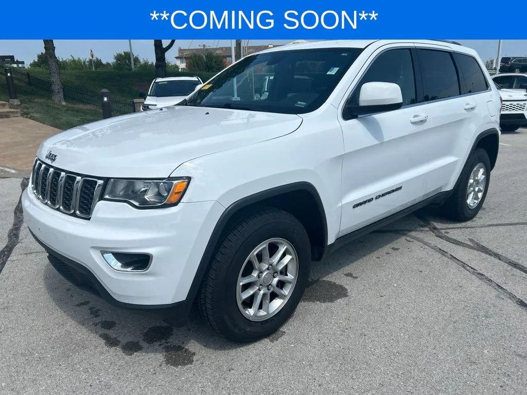 White 2018 Jeep Grand Cherokee Laredo E for sale in Kansas City, MO