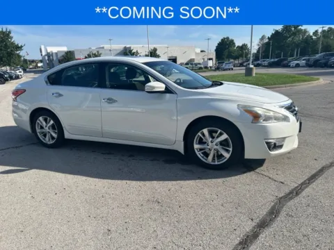 More photos of 2013 Nissan Altima 2.5 SV at Jay Wolfe Toyota, MO