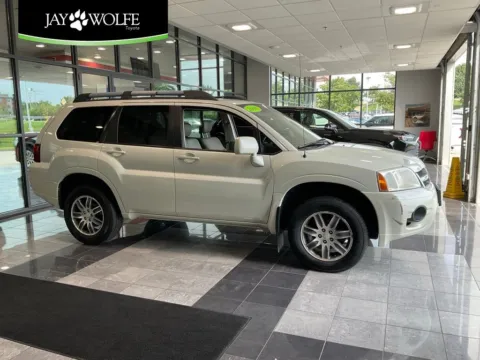 Silver 2008 Mitsubishi Endeavor SE for sale in Kansas City, MO
