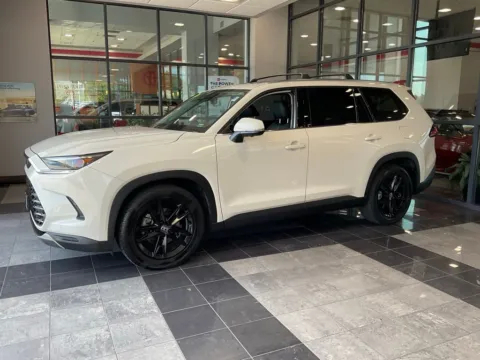 Another view of 2024 Toyota Grand Highlander Platinum for sale in Kansas City, MO at Jay Wolfe Toyota