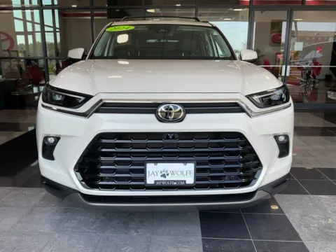 Photos of 2024 Toyota Grand Highlander Platinum for sale in Kansas City, MO at Jay Wolfe Toyota