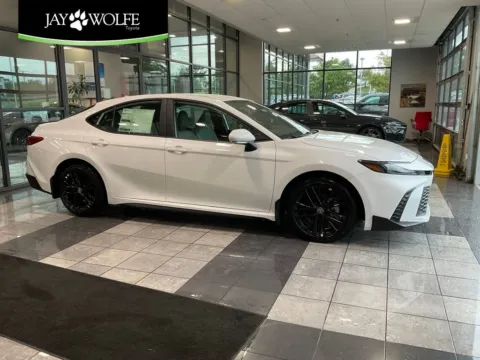 White 2026 Toyota Camry SE for sale in Kansas City, MO