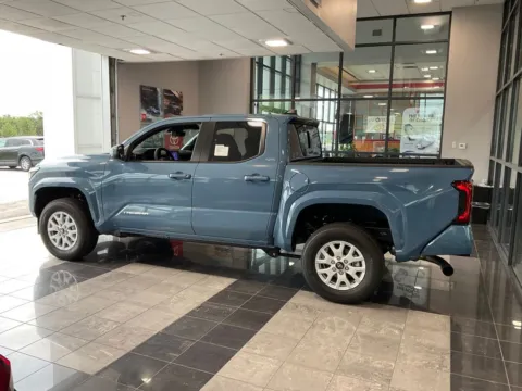 More photos of 2026 Toyota Tacoma SR5 at Jay Wolfe Toyota, MO