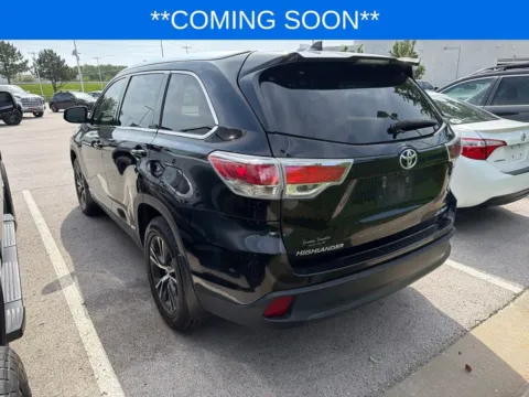 More photos of 2016 Toyota Highlander XLE V6 at Jay Wolfe Toyota, MO