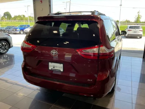 More photos of 2015 Toyota Sienna XLE at Jay Wolfe Toyota, MO