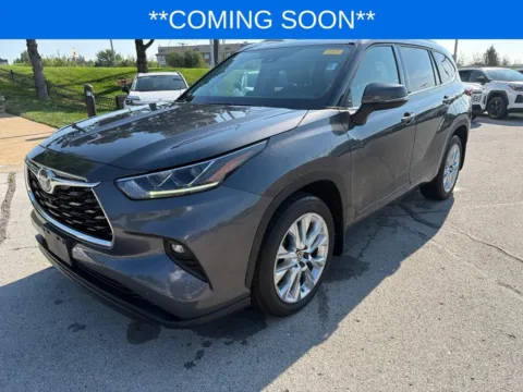 Gray 2020 Toyota Highlander Limited for sale in Kansas City, MO