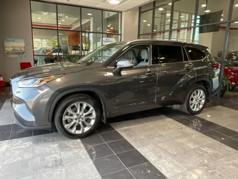 Another view of 2020 Toyota Highlander Limited for sale in Kansas City, MO at Jay Wolfe Toyota