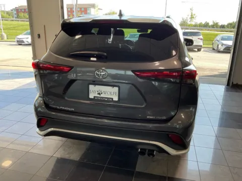 More photos of 2023 Toyota Highlander XSE at Jay Wolfe Toyota, MO