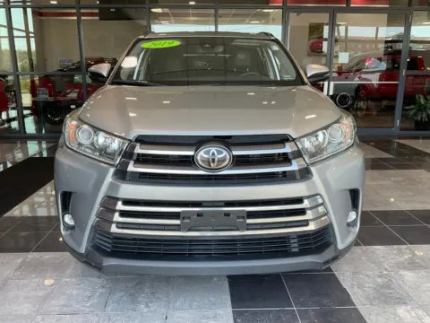 Photos of 2019 Toyota Highlander Limited for sale in Kansas City, MO at Jay Wolfe Toyota