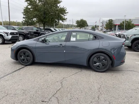 More photos of 2027 Toyota Prius LE at Jay Wolfe Toyota, MO