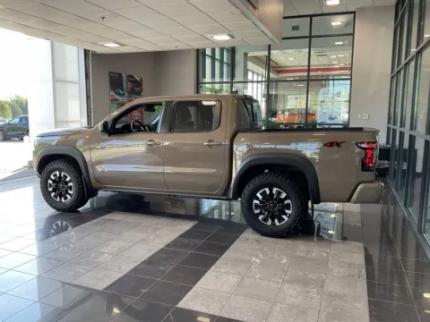 More photos of 2024 Nissan Frontier PRO-4X at Jay Wolfe Toyota, MO