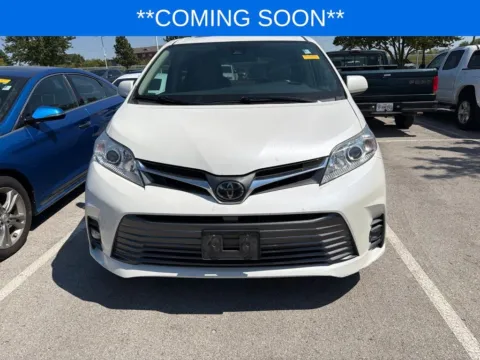 Photos of 2018 Toyota Sienna XLE for sale in Kansas City, MO at Jay Wolfe Toyota