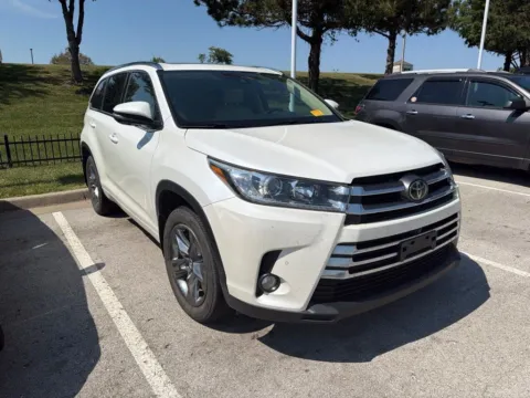 Another view of 2017 Toyota Highlander Limited Platinum for sale in Kansas City, MO at Jay Wolfe Toyota