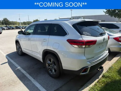 More photos of 2017 Toyota Highlander Limited Platinum at Jay Wolfe Toyota, MO
