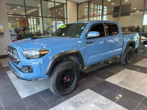 More photos of 2018 Toyota Tacoma TRD Pro at Jay Wolfe Toyota, MO