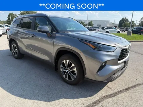 Another view of 2026 Toyota Highlander Hybrid XLE for sale in Kansas City, MO at Jay Wolfe Toyota