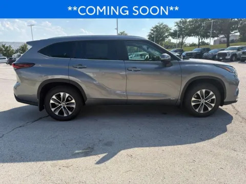 More photos of 2026 Toyota Highlander Hybrid XLE at Jay Wolfe Toyota, MO