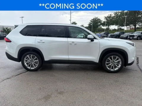 More photos of 2024 Toyota Grand Highlander Platinum at Jay Wolfe Toyota, MO