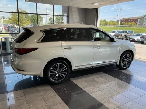 More photos of 2017 INFINITI QX60 at Jay Wolfe Toyota, MO