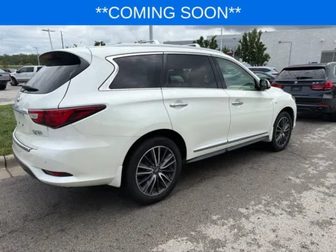 More photos of 2017 INFINITI QX60 at Jay Wolfe Toyota, MO