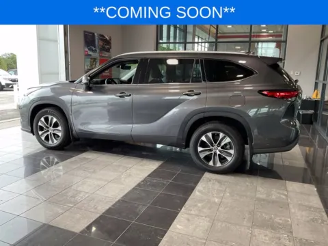 More photos of 2022 Toyota Highlander XLE at Jay Wolfe Toyota, MO