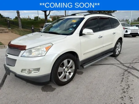 White 2012 Chevrolet Traverse LTZ for sale in Kansas City, MO