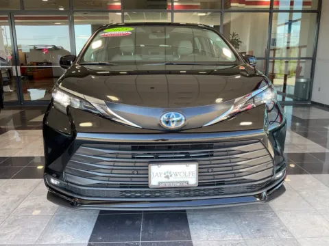 Photos of 2025 Toyota Sienna XLE for sale in Kansas City, MO at Jay Wolfe Toyota
