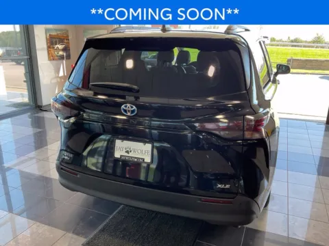 More photos of 2025 Toyota Sienna XLE at Jay Wolfe Toyota, MO