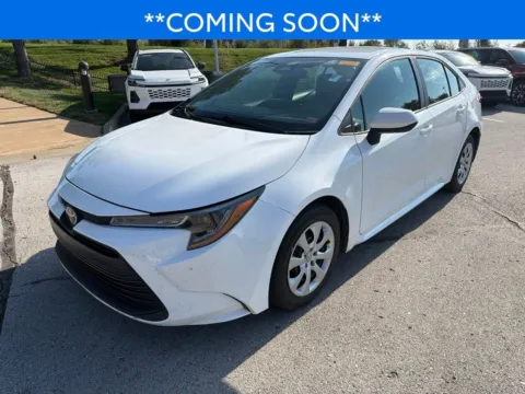 White 2024 Toyota Corolla LE for sale in Kansas City, MO