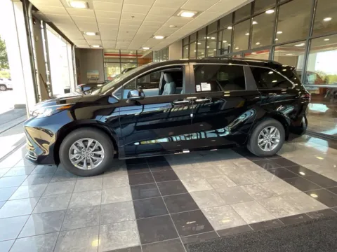 Another view of 2026 Toyota Sienna XLE for sale in Kansas City, MO at Jay Wolfe Toyota
