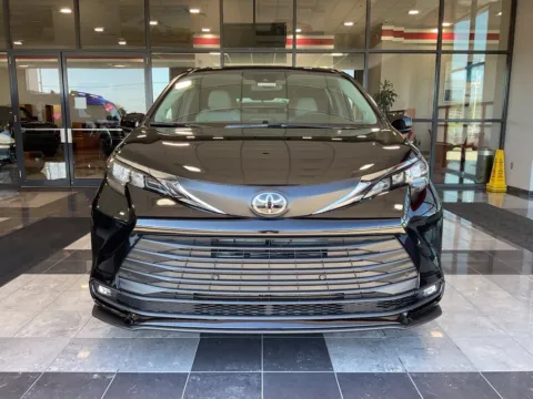 Photos of 2026 Toyota Sienna XLE for sale in Kansas City, MO at Jay Wolfe Toyota