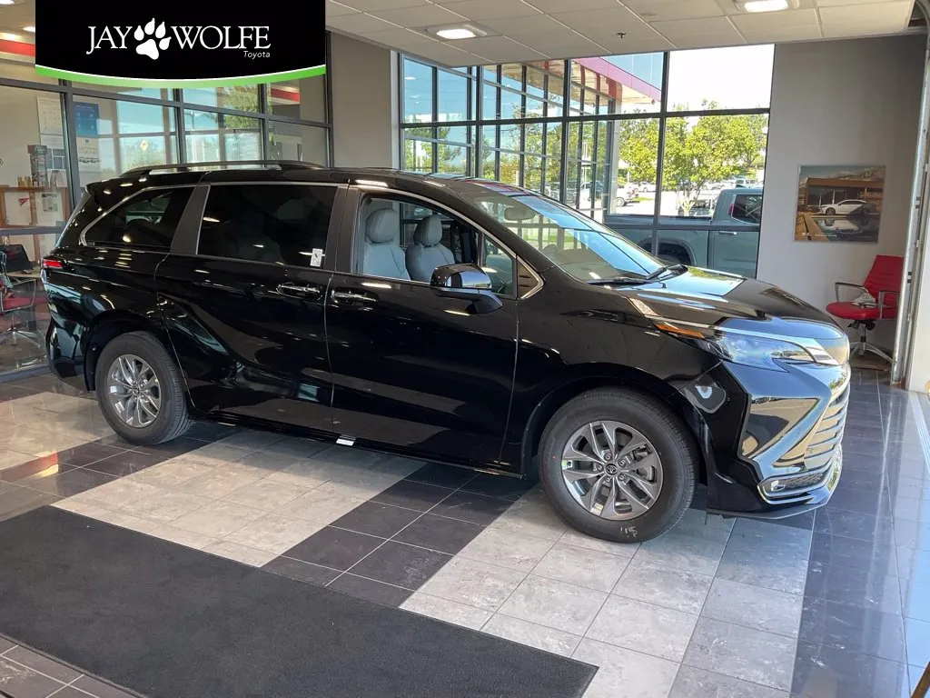 2026 Toyota Sienna XLE for sale in Kansas City, MO
