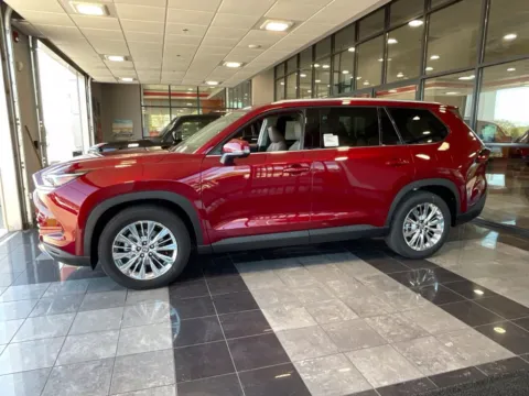 Another view of 2026 Toyota Grand Highlander Platinum for sale in Kansas City, MO at Jay Wolfe Toyota