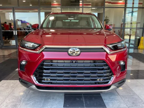 Photos of 2026 Toyota Grand Highlander Platinum for sale in Kansas City, MO at Jay Wolfe Toyota