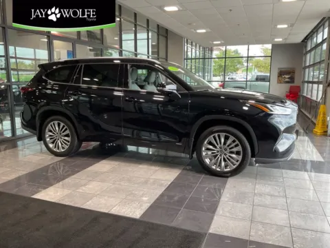 Black 2026 Toyota Highlander Hybrid Platinum for sale in Kansas City, MO